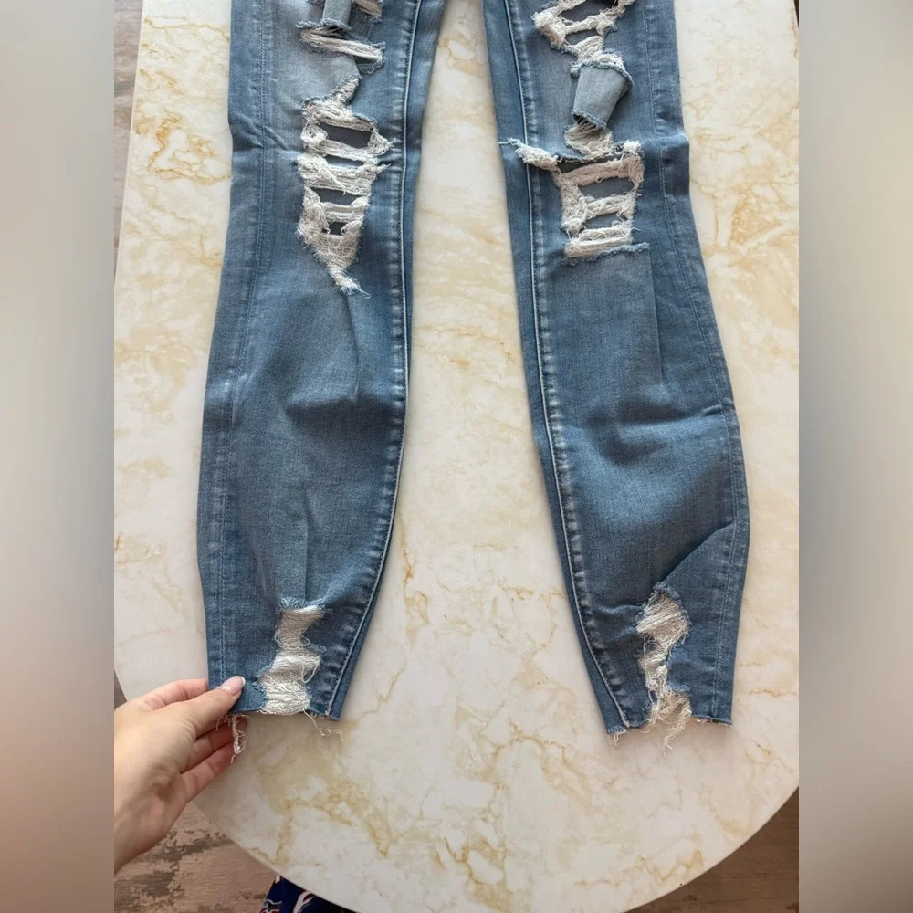 🏷️ 🛍️ NWOT American Eagle High Rise Super Stretch Medium Wash Denim Pants 🏷️ 🛍️ - Picture 2 of 9